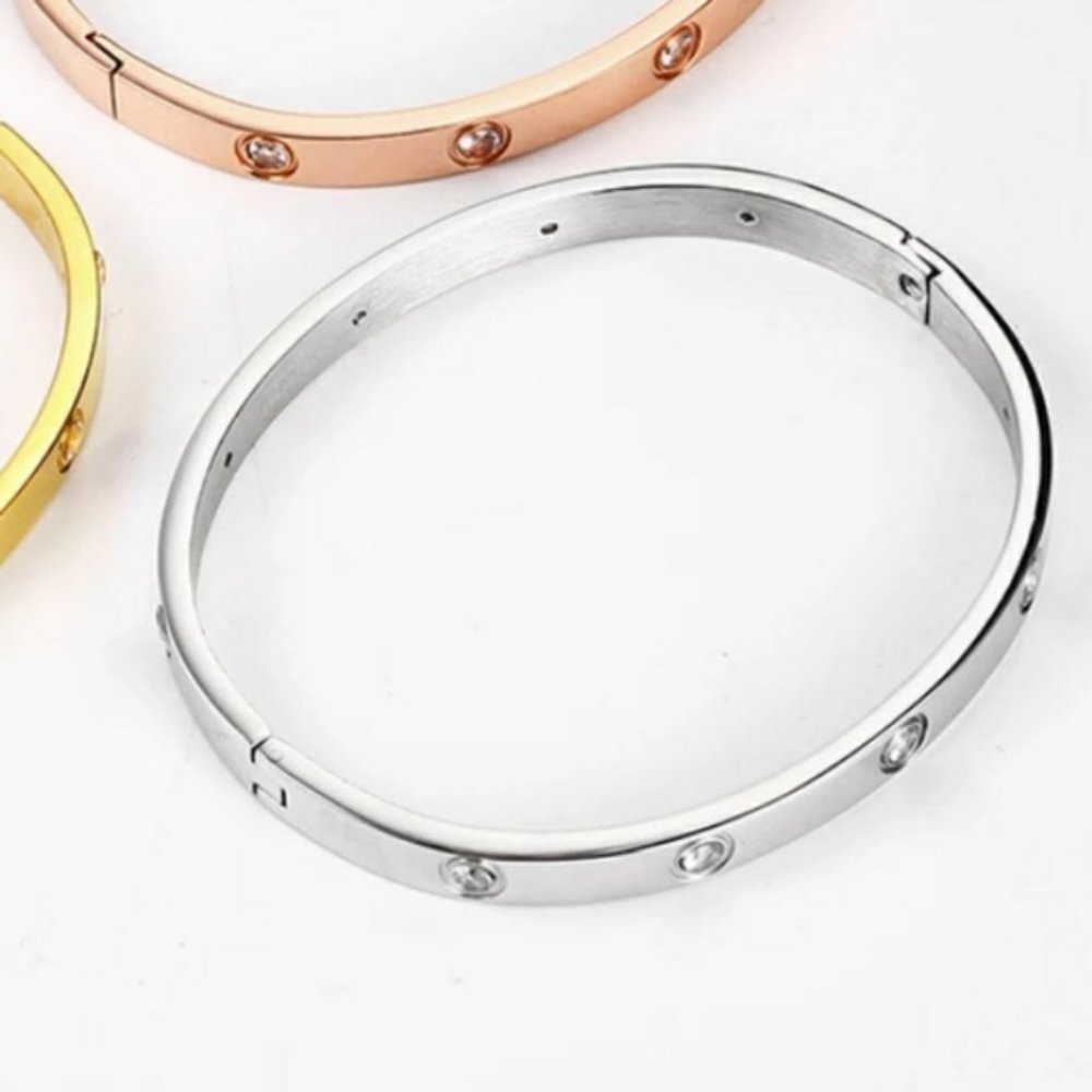 NEW Silver Round Diamond Bangle Bracelet - Picture 3 of 3